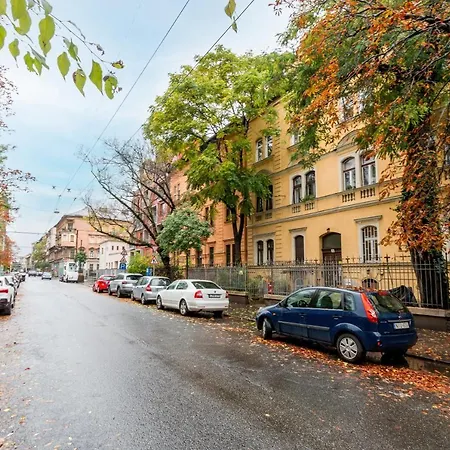 Szondi Appartement *